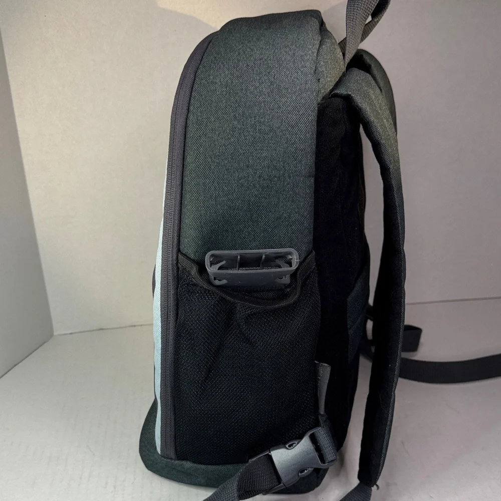 Delsey GoPix Nylon Camera Digital SLR DLSR Convertible Backpack Shoulder Bag